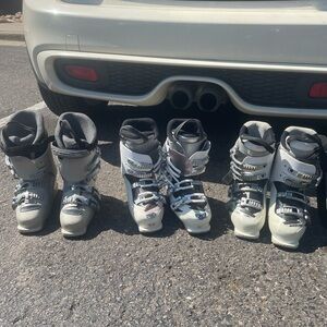 Salomon Ski Boots 23.5